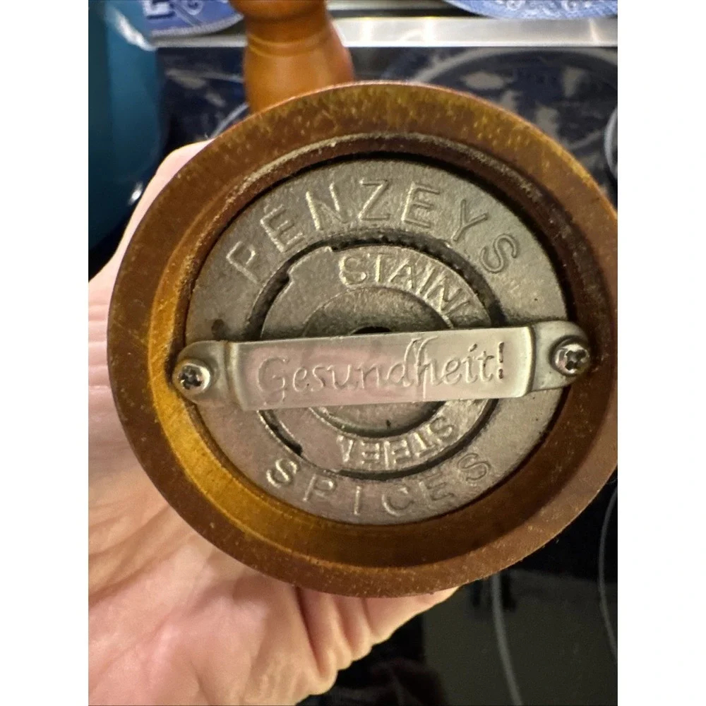 PENZEYS Wood Salt Shaker Pepper Mill Grinder 6"‎ Pair - Picture 4 of 4